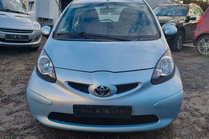 Toyota Aygo (X) 99.848 km 2.750 &euro; Berlin (Spandau) 13597