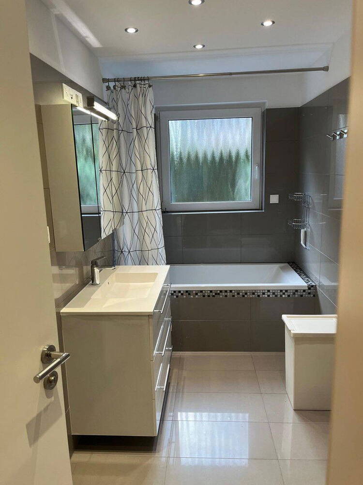 Provisionsfrei - Top modernisierte Wohnung, Garage, Terasse, Garten, Hausautomatisierung, 128m²