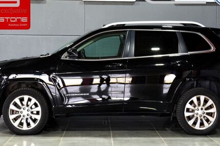 Jeep Cherokee 123.180 km 16.900 &euro; Falkensee 14612