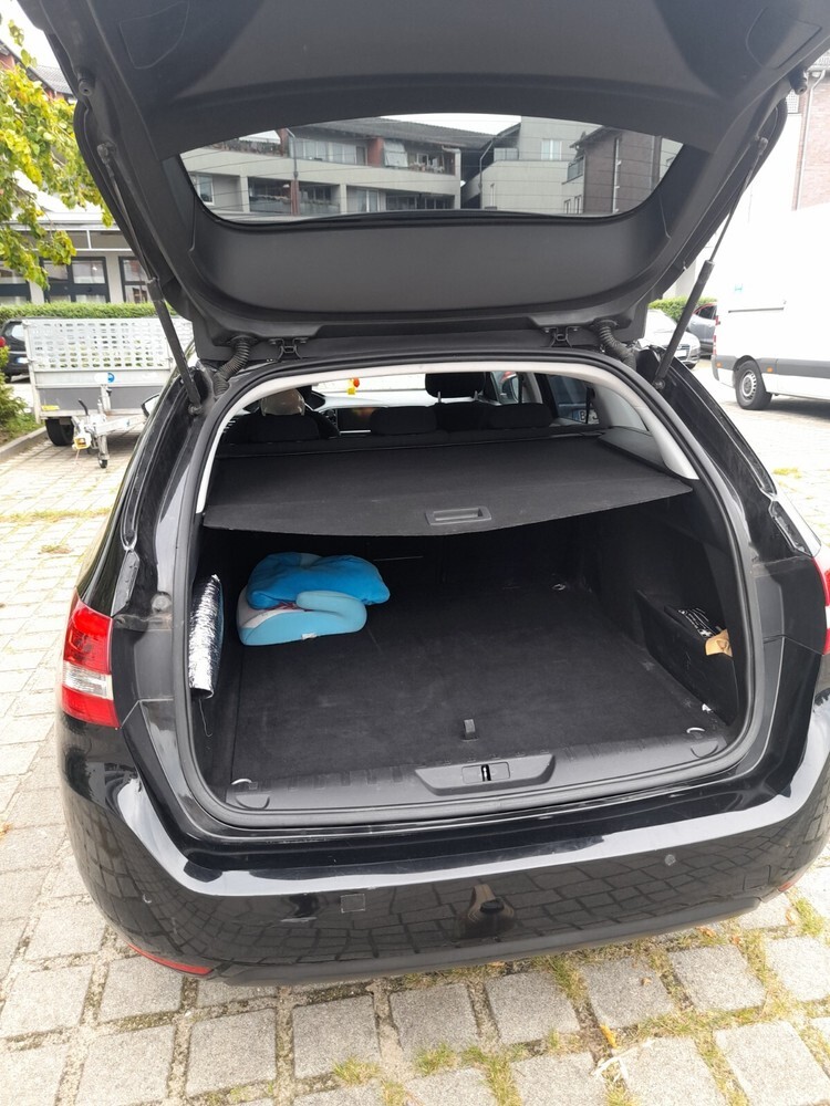 Peugeot 308 217.000 km 8.150 € Berlin 10178