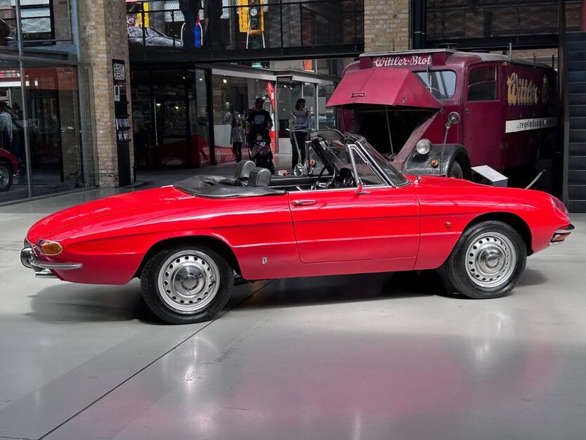 Alfa Romeo Spider 123.433 km 59.900 € Berlin 10553