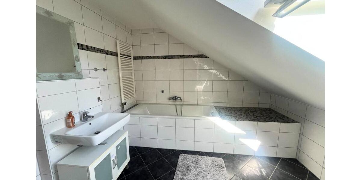 Dachgeschoßwohnung Berlin Treptow-Köpenick - 2 Zimmer, 80 m&sup2;, 1.196&euro; | Angebot:26421647