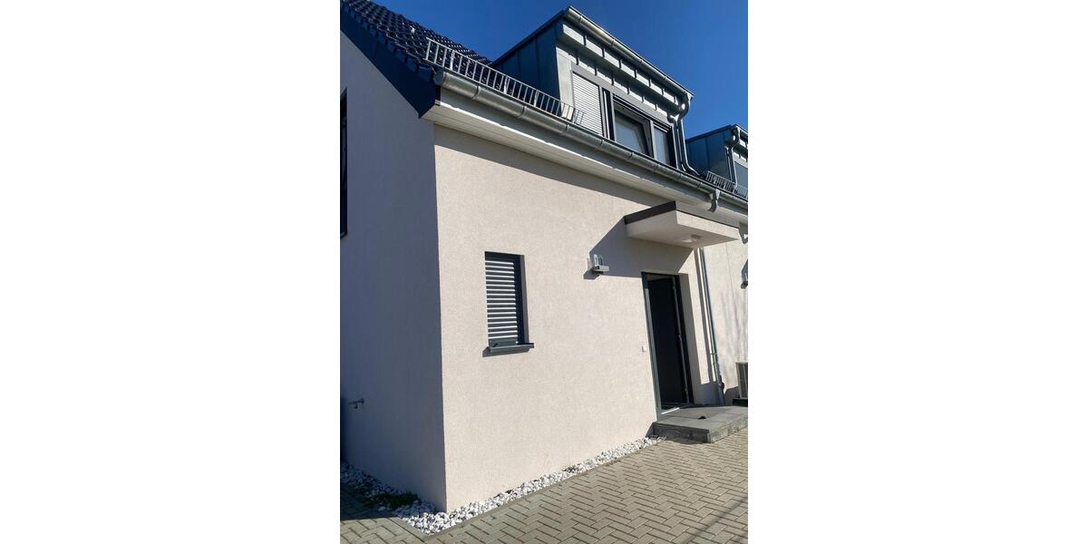 Etagenwohnung Schönefeld - 3 Zimmer, 85 m&sup2;, 2.250&euro; | Angebot:26073742