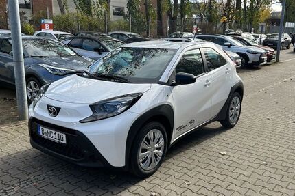 Toyota Aygo (X) 2.500 km 17.890 &euro; Berlin 13403