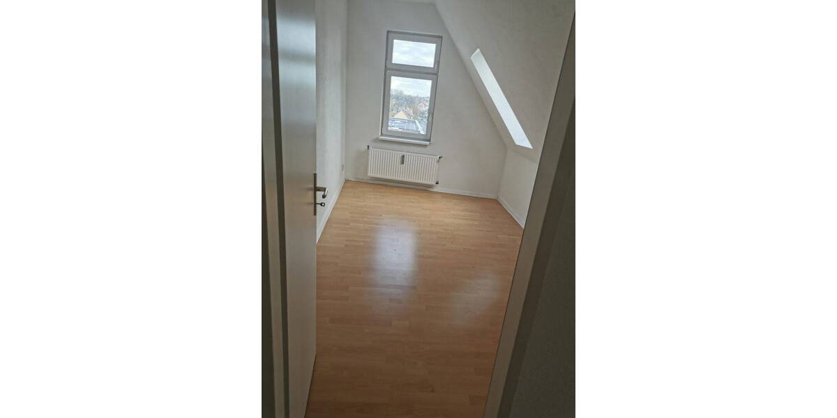 Etagenwohnung Berlin Altglienicke - 4 Zimmer, 111 m&sup2;, 1.400&euro; | Angebot:25927499