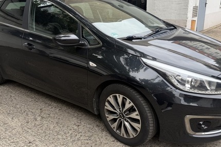 Kia ceed 1.6 Edition Platinum Navi Sporty Wagon 156.800 km 8.390 € Berlin 10247