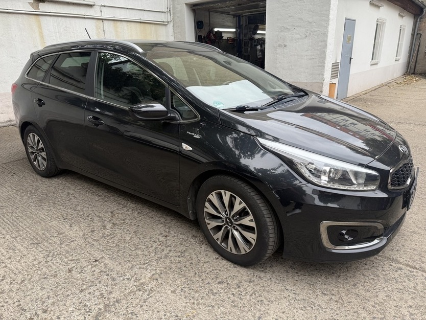 Kia ceed 1.6 Edition Platinum Navi Sporty Wagon 156.800 km 8.390 € Berlin 10247