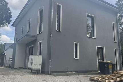 Haus zum Mieten in Berlin 3.000 € 173 m²