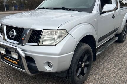 Nissan Navara 150.000 km 8.800 &euro; Berlin 13158