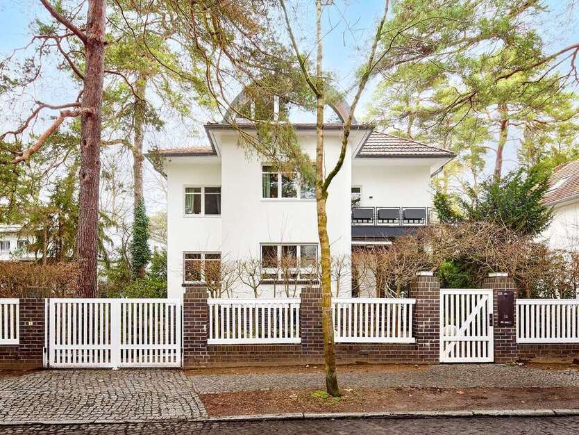 Haus zum Kaufen in Berlin-Dahlem 4.690.000 € 357 m²